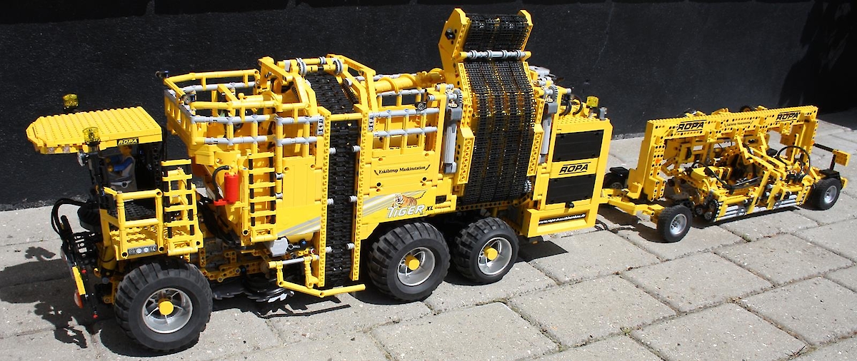 Downtown klassekammerat Imagination Lego Technic ROPA euro-Tiger V8-4 XL in Vollendung